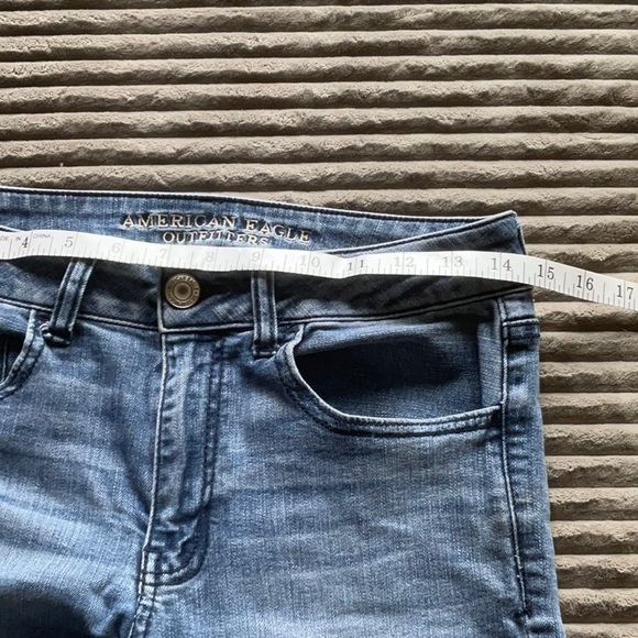 All jeans 2/$20🫦!American Eagle high rise Artist super stretch flare sz 6. EUC - Picture 9 of 14